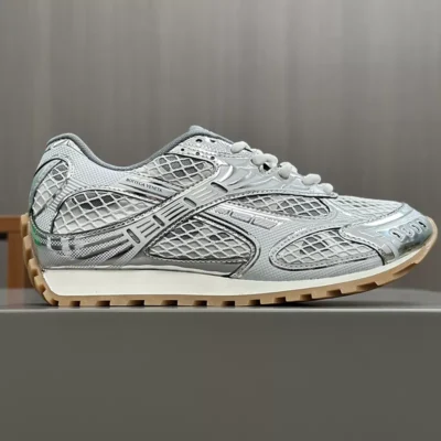 B*TTEGA V*ENETA- SILVER / GUM BOTTOMS