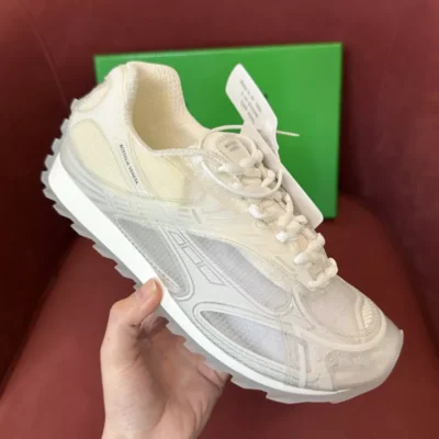 B*TTEGA V*ENETA- CLEAR