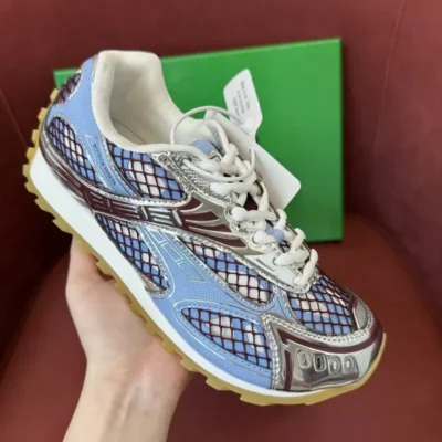 B*TTEGA V*ENETA- SKY BLUE