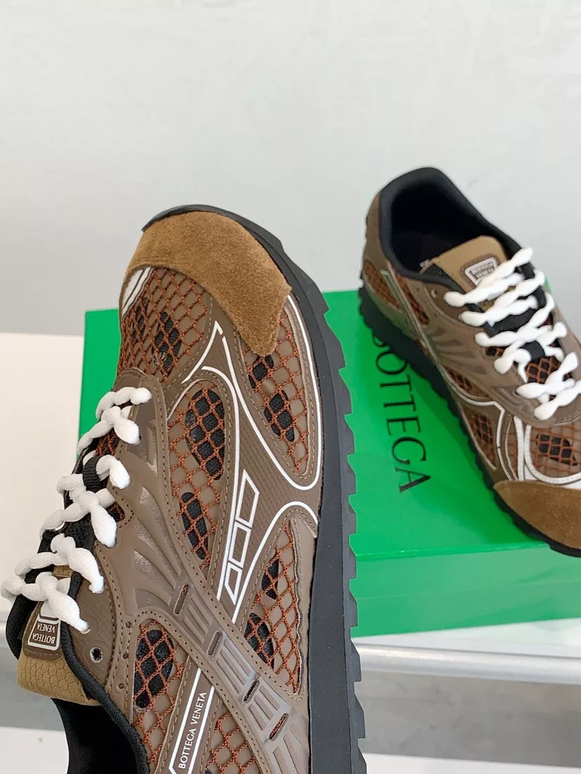 B*TTEGA V*ENETA- SUEDE DARK BROWN - Image 2