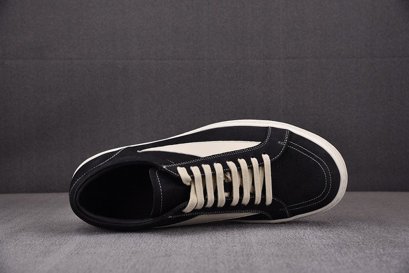 RO - SUEDE BLACK VANS - Image 4
