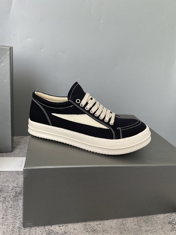 RO - STITCHED BLACK VANS - Image 4